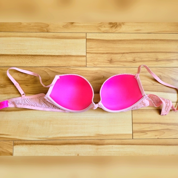 Pink Lasenza bra - Picture 3 of 4